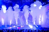 Vertical smoke machine